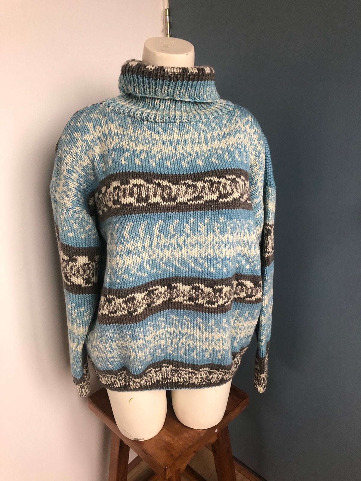 Hand gebreide trui coltrui oversized blauw wit grijs m l xl, Blauw, Maat 46/48 (XL) of groter, Ophalen of Verzenden, Zo goed als nieuw