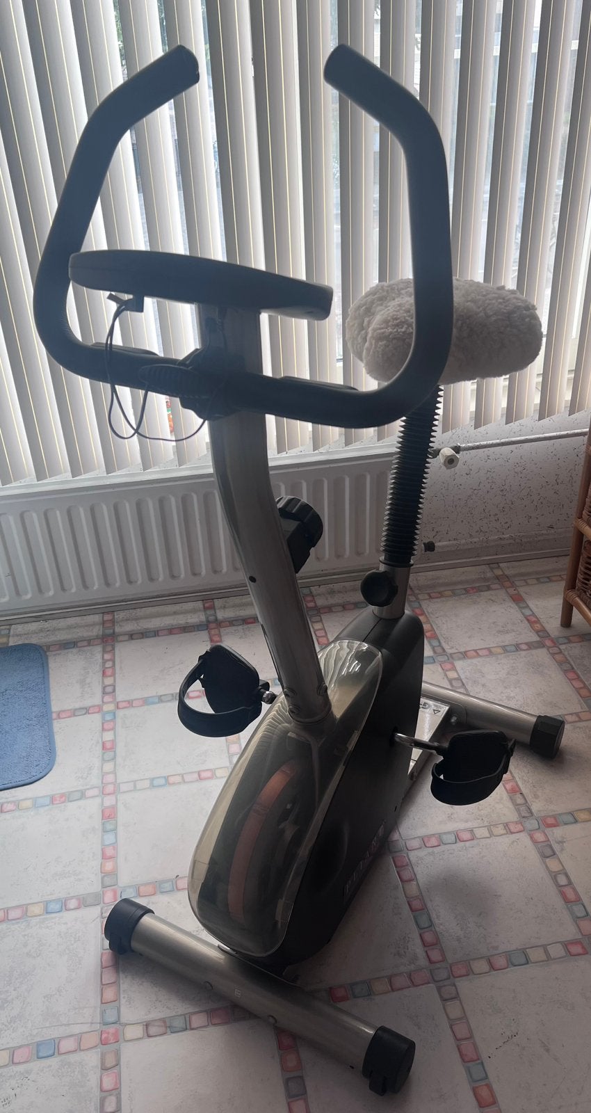 Hometrainer amper gebruikt, Sport en Fitness, Ophalen, Zo goed als nieuw, Metaal, Benen