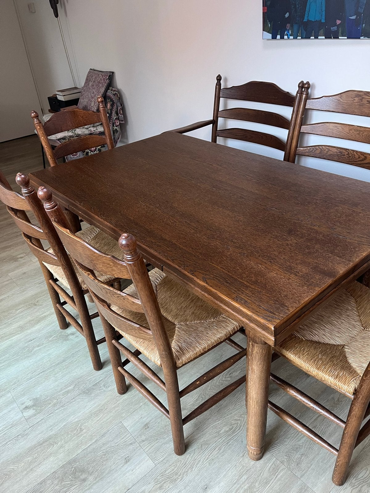 Uitschuifbare eettafel met rieten stoelen, Ophalen of Verzenden, Zo goed als nieuw, Rechthoekig, Overige houtsoorten