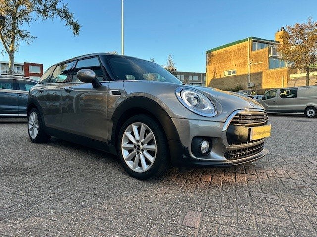 MINI Clubman 1.5 One Chili (bj 2019, automaat), 3 cilinders, 1100 kg, Zilver of Grijs, 1320 kg