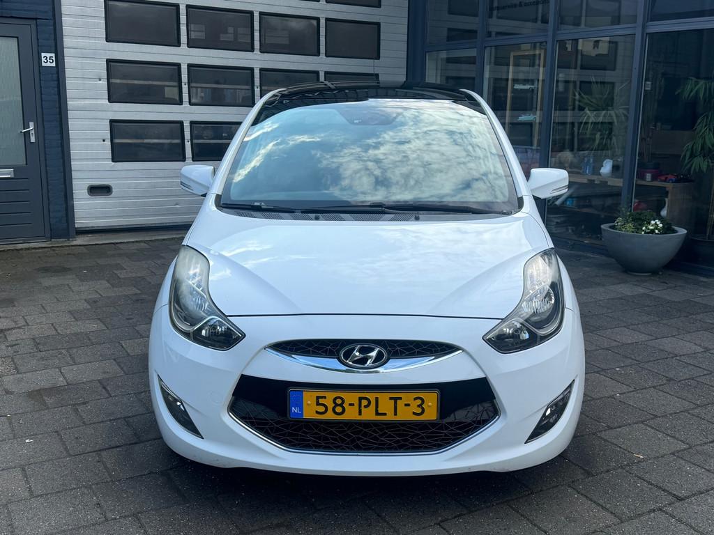 Hyundai IX20 1.4i i-Catcher | Clima | Camera | Navi | Pano, Voorwielaandrijving, Euro 5, Gebruikt, 1396 cc