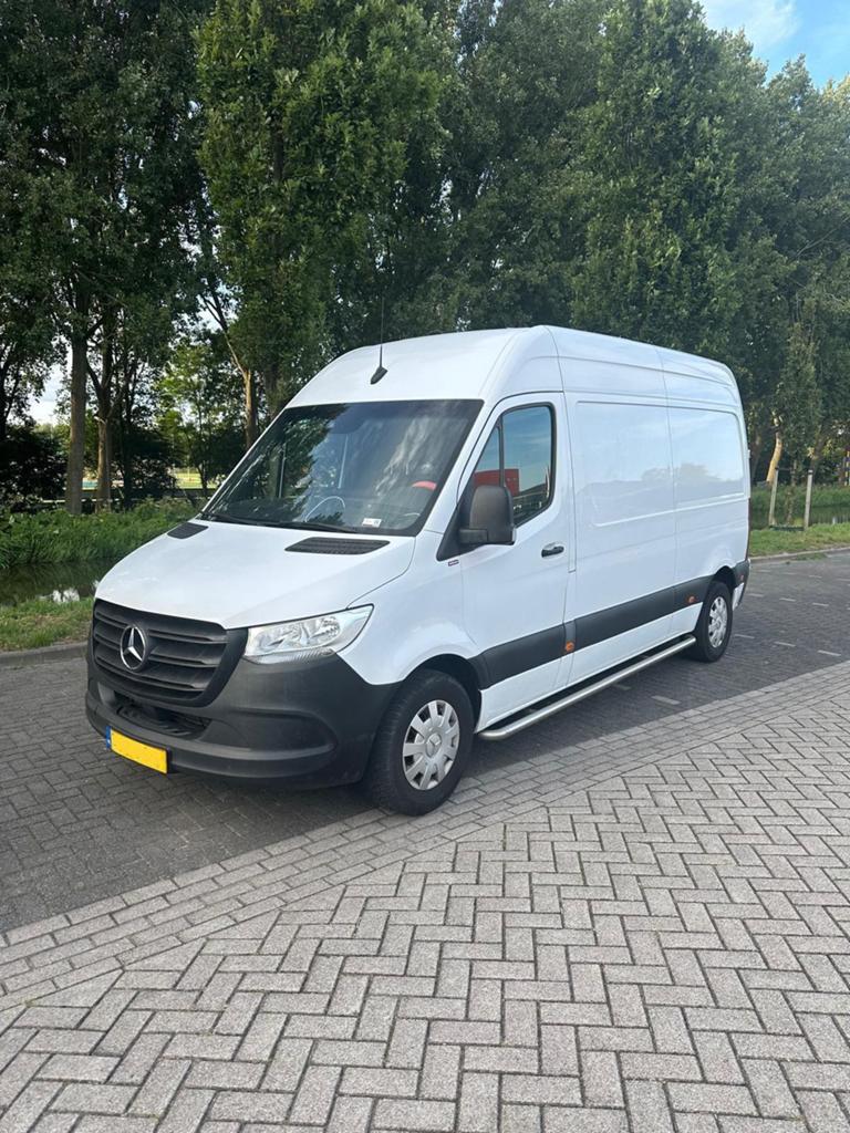 Mercedes Sprinter + Chauffeur te Huur | Verhuis & Transport, Verhuizen binnen Nederland