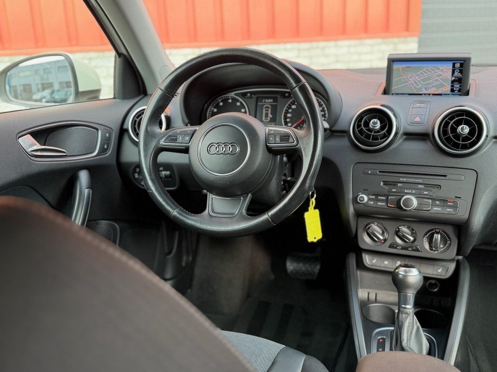 Audi A1 Sportback 1.4 TFSI S-Line Led PDC Stoelvw Navi AC BT, Auto's, Audi, Stof, Zwart, 4 cilinders, Bedrijf