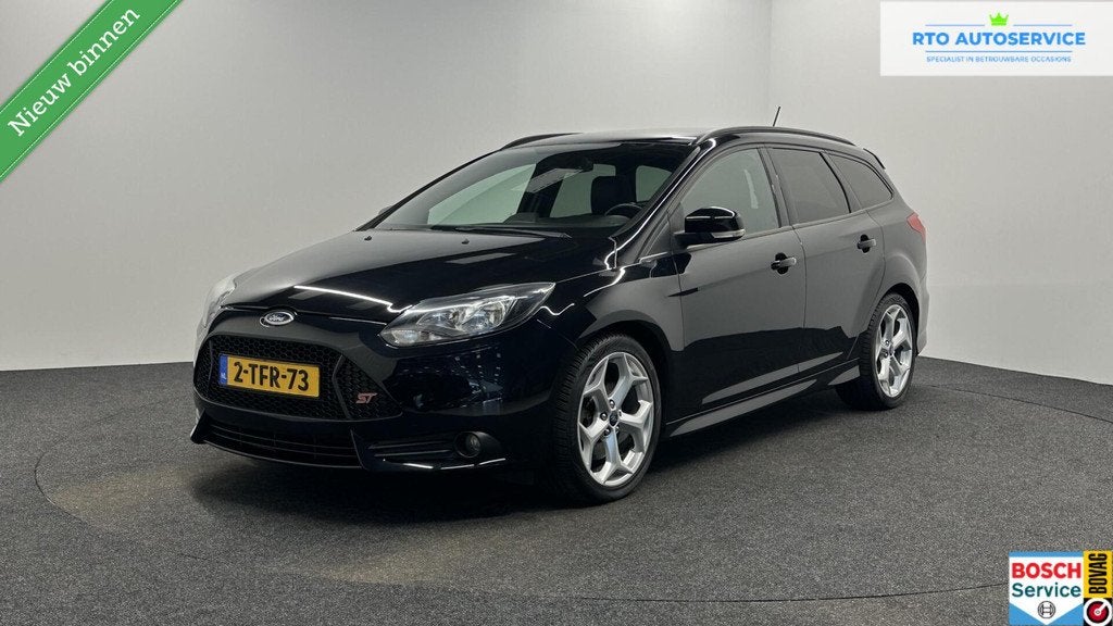 Ford Focus Wagon 2.0 EcoBoost ST-3 NAVI CRUISE LM., Auto's, Euro 5, Gebruikt, Zwart, 4 cilinders
