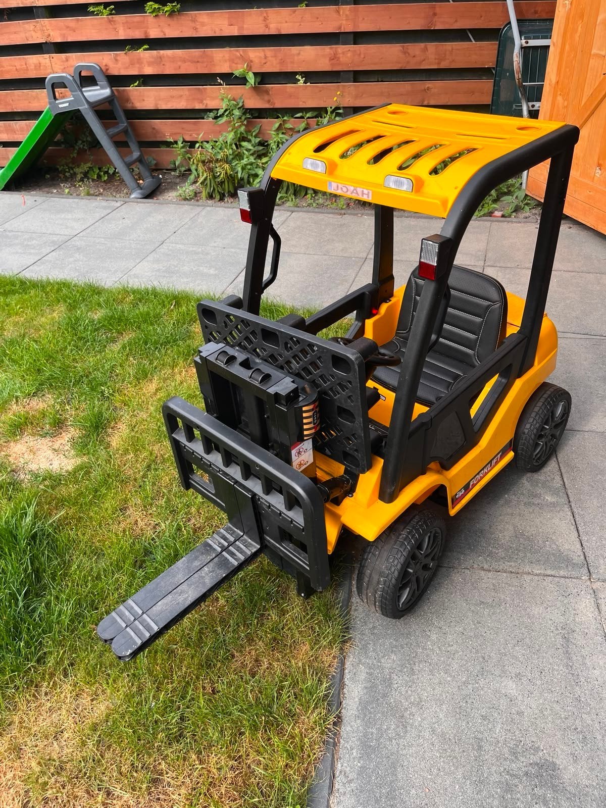Elektrische heftruck met Bluetooth, muziek en pallet, Ophalen, Zo goed als nieuw, Afstandsbediening