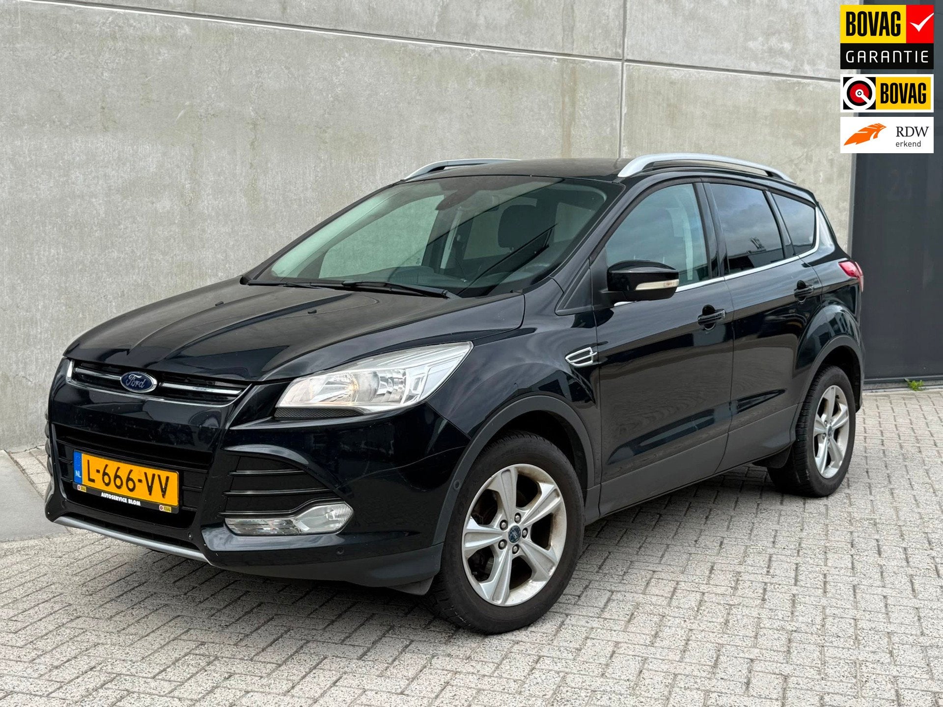 Ford Kuga 1.6 Titanium Zwart 2016 LEES TEKST|INRUILER, Auto's, Voorwielaandrijving, 15 km/l, Gebruikt, Zwart