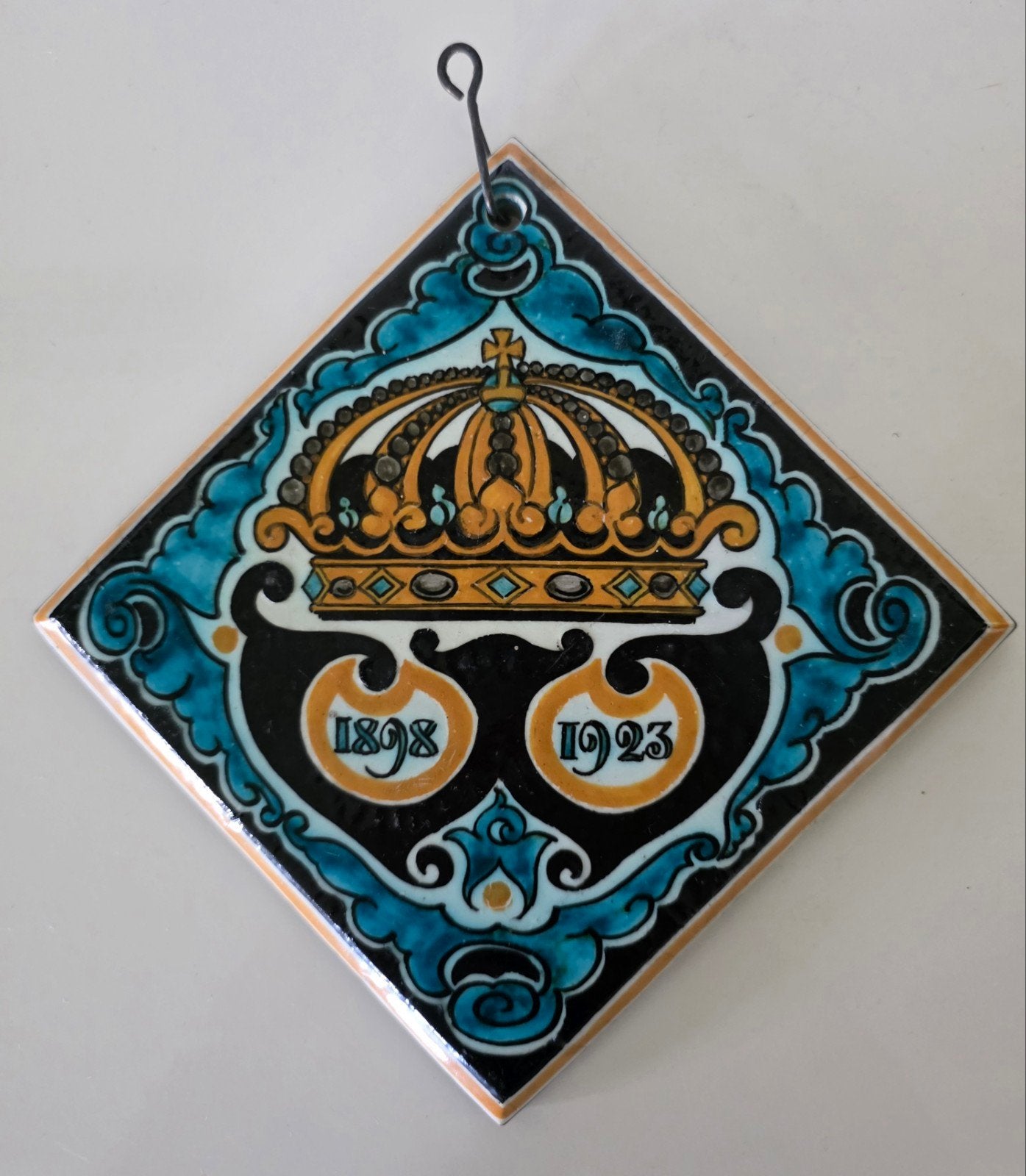 Antieke jubileumtegel Wilhelmina 25 jaar, Tichelaar Makkum, Antiek en Kunst, Ophalen of Verzenden