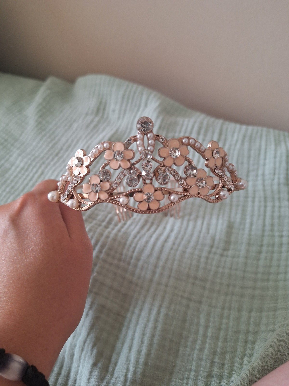 Elegante Tiara met Bloemen en Parels - Zo goed als nieuw, Ophalen of Verzenden, Zo goed als nieuw