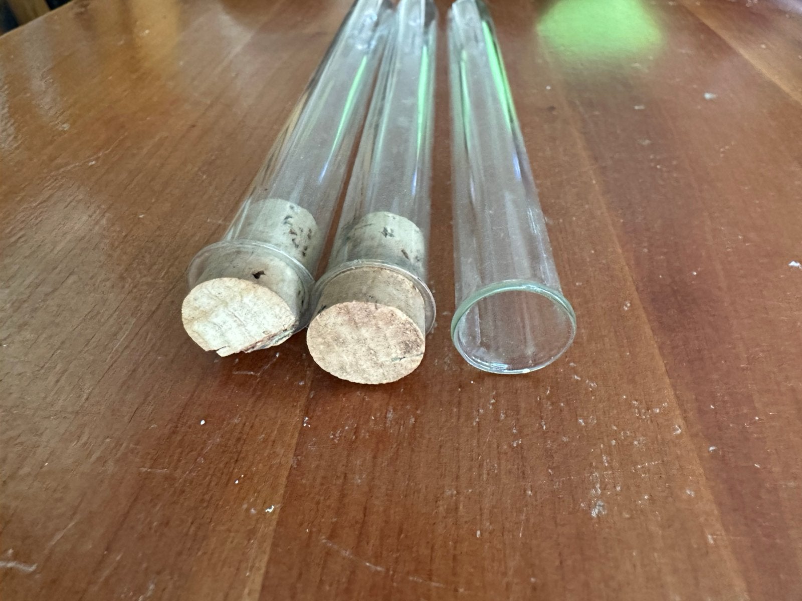 Drie reageerbuisjes, twee met kurk, Hobby en Vrije tijd, Ophalen of Verzenden, Gebruikt