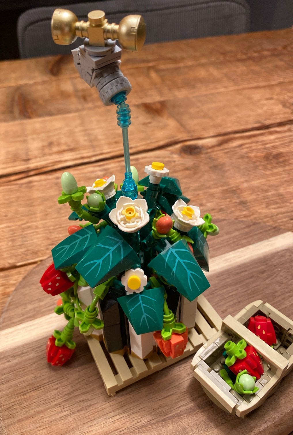 Mini blocks Aardbeienplant met kraan en mandje, Ophalen of Verzenden, Zo goed als nieuw