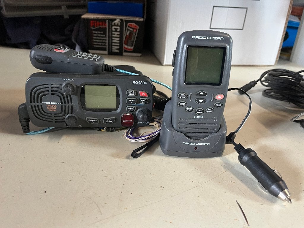 Marifoon, funtioneel met remote bedienunit, 50 euro, Ophalen of Verzenden, Gebruikt, Communicatie
