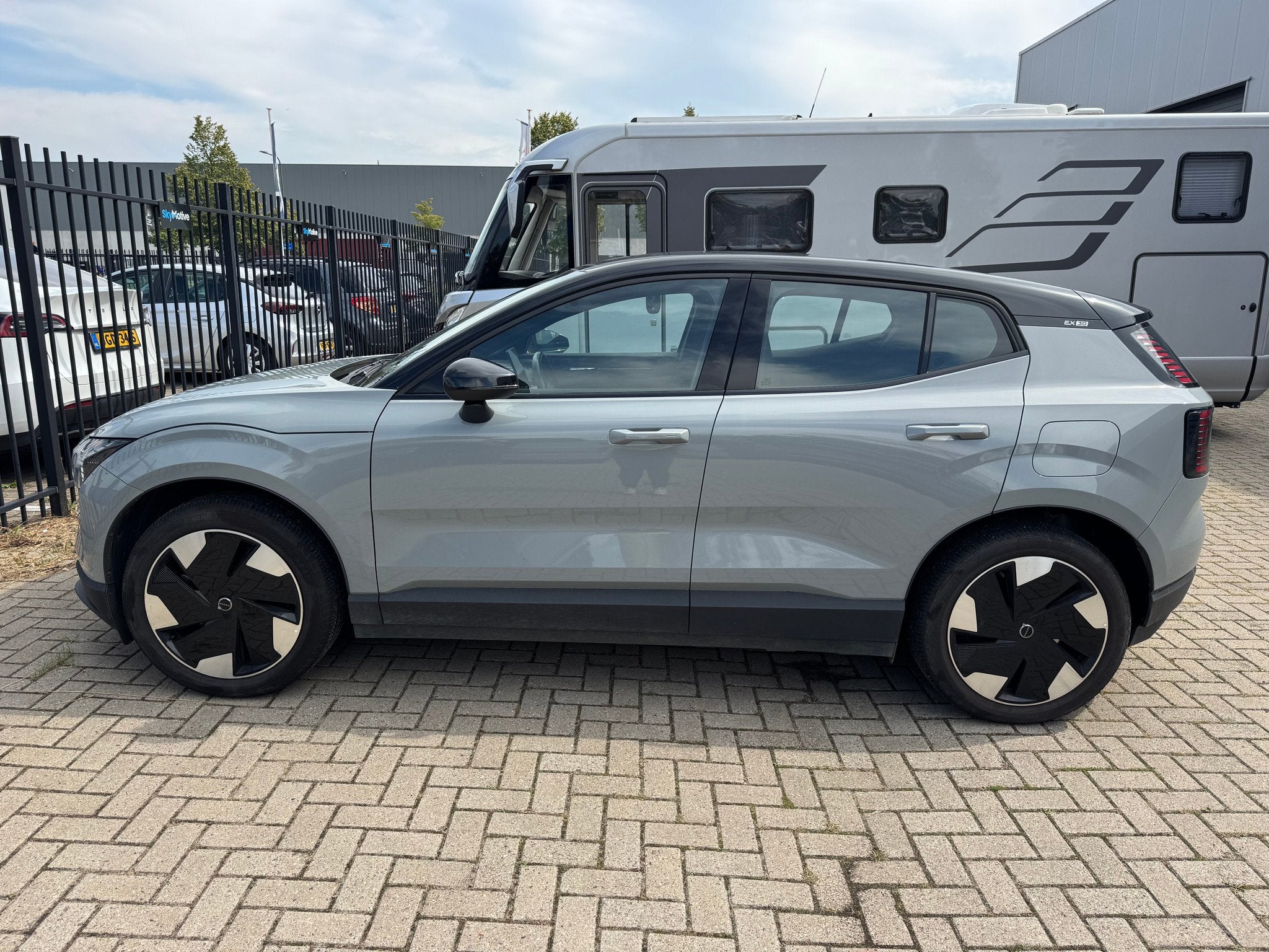 Volvo EX30, Gebruikt, EX30, Zilver of Grijs, Lease