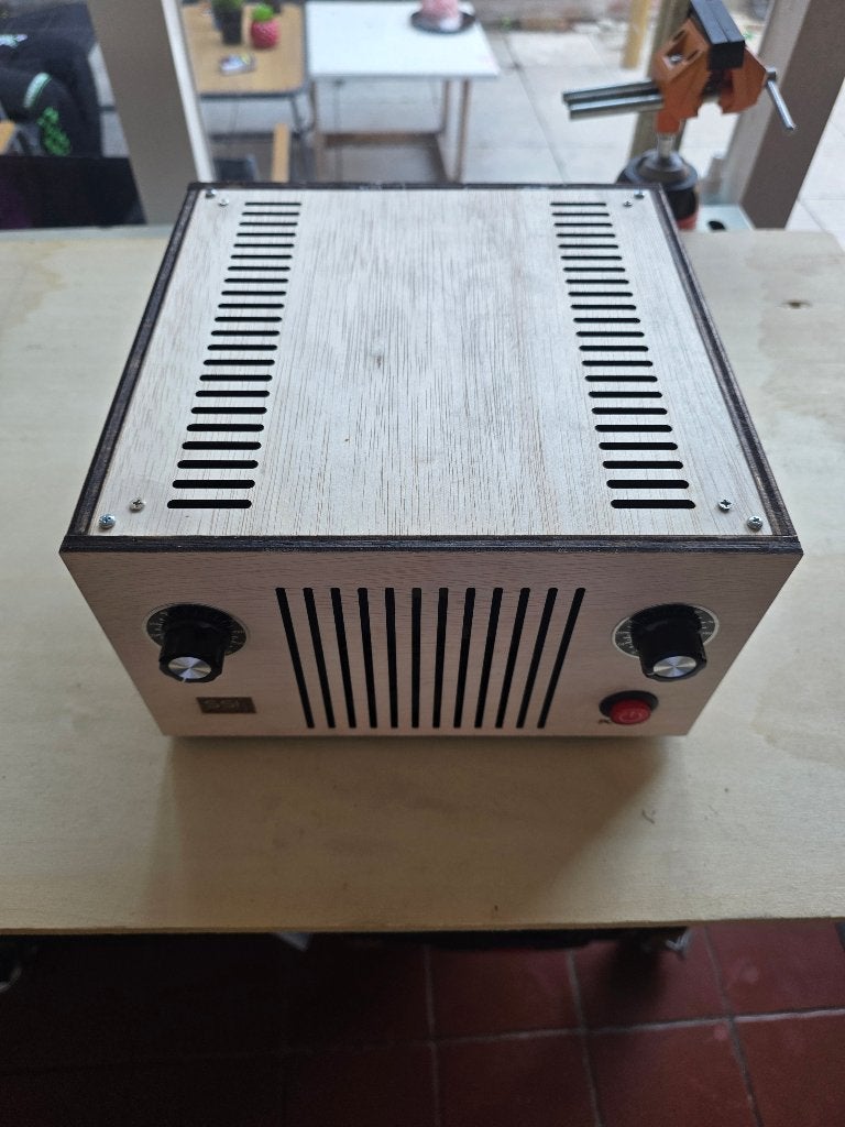 Handgemaakte 2x300W RMS Eindversterker, Nieuw, 120 watt of meer, Stereo, Ophalen