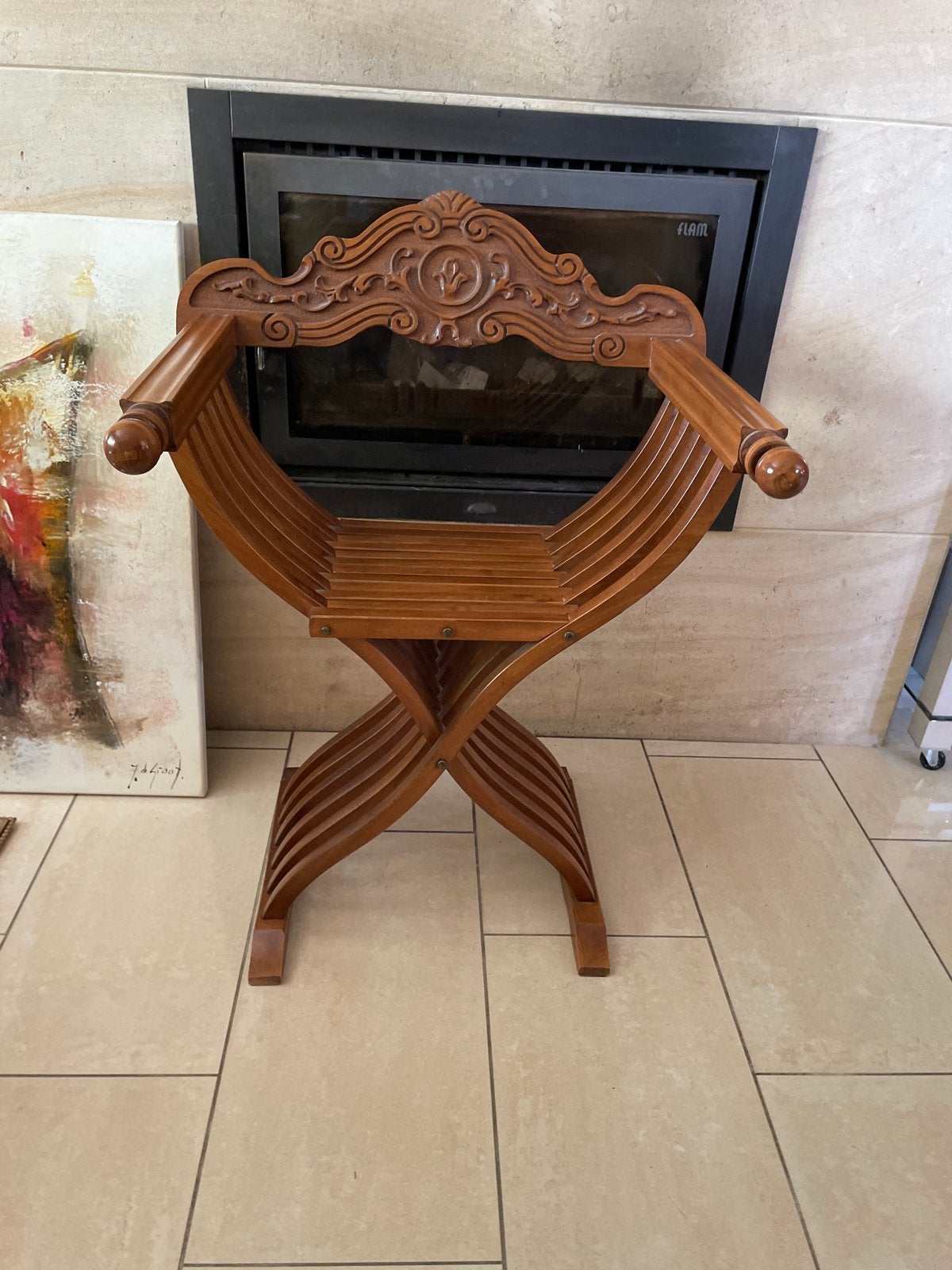 Decoratieve houten vouwstoel met sierlijke rugleuning, Ophalen of Verzenden