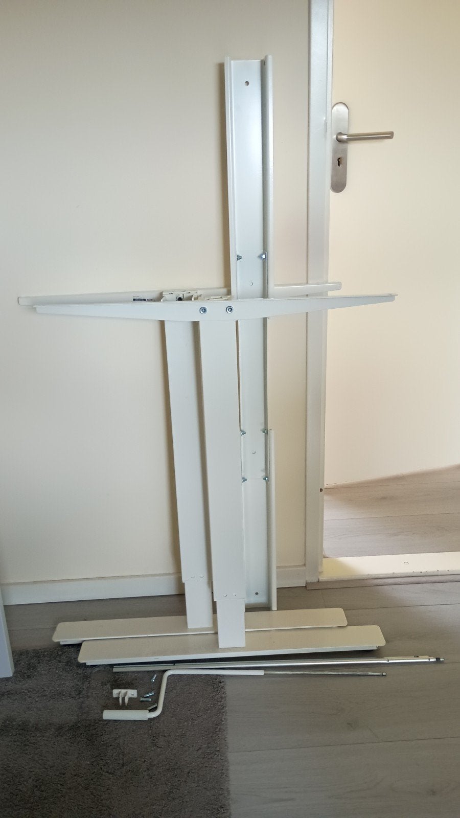 IKEA MILLBERGET bureau onderstel zit-sta handmatig, Ophalen, Spaanplaat of MDF, Zo goed als nieuw, IKEA