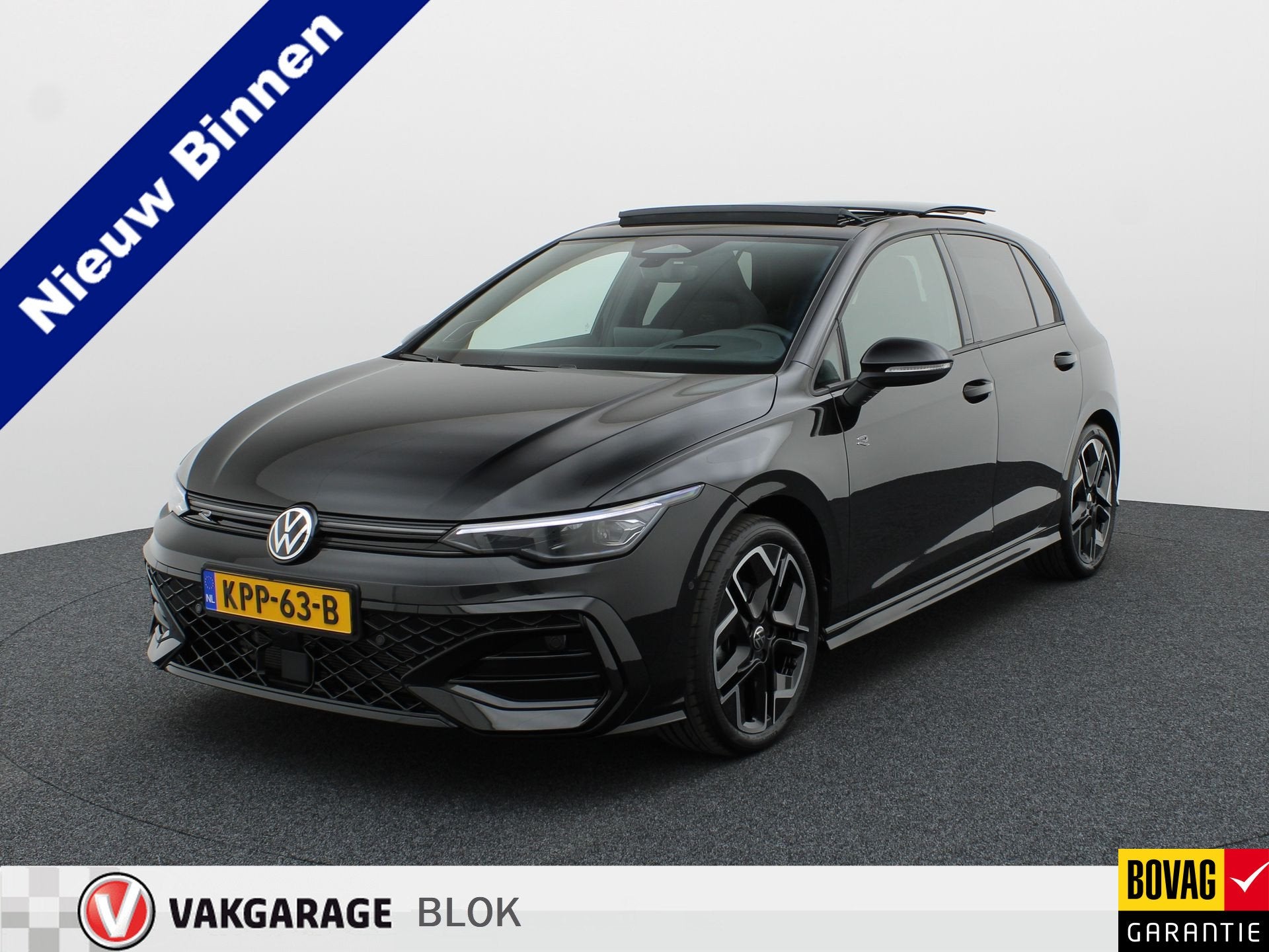 Volkswagen Golf 1.5 eTSI R-Line Edition | Pano | Keyless | T, 12 maanden, 4 cilinders, Zwart, Bedrijf