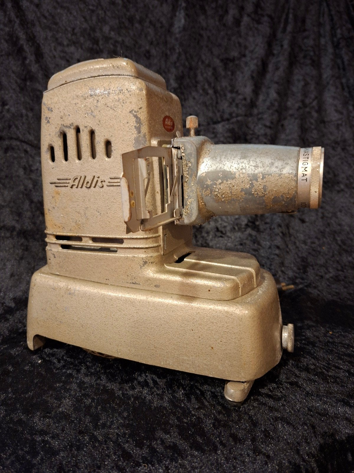Vintage Aldis Diaprojector (Mechanisch top, lamp stuk), Ophalen of Verzenden