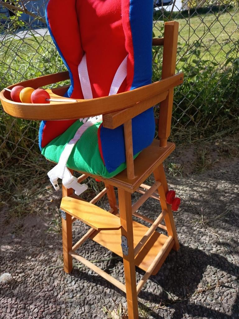 Leuke poppen stoel met stoelverkleiner, Ophalen