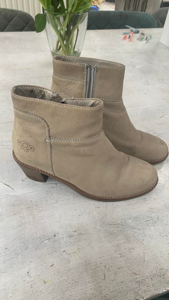 Grijs groene laarsjes. Maat 39, Kleding | Dames, Schoenen, Ophalen of Verzenden, Zo goed als nieuw