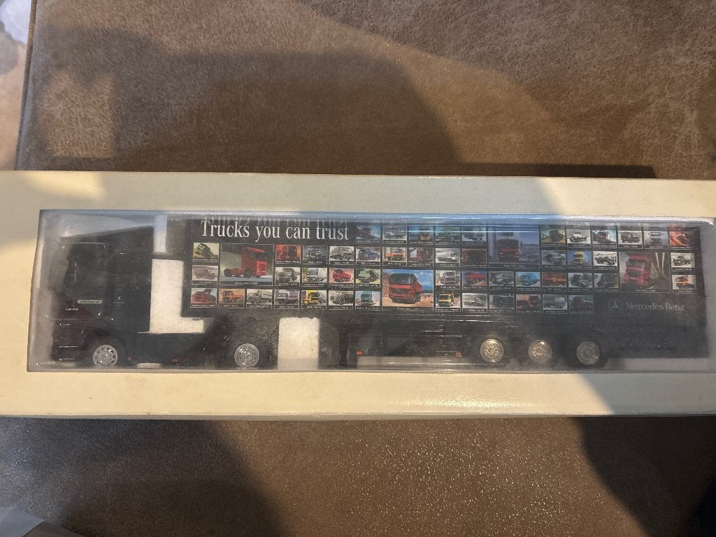 Mercedes Actros schaalmodel nieuw in doos, 1:50 of kleiner, Nieuw, Truck, Ophalen