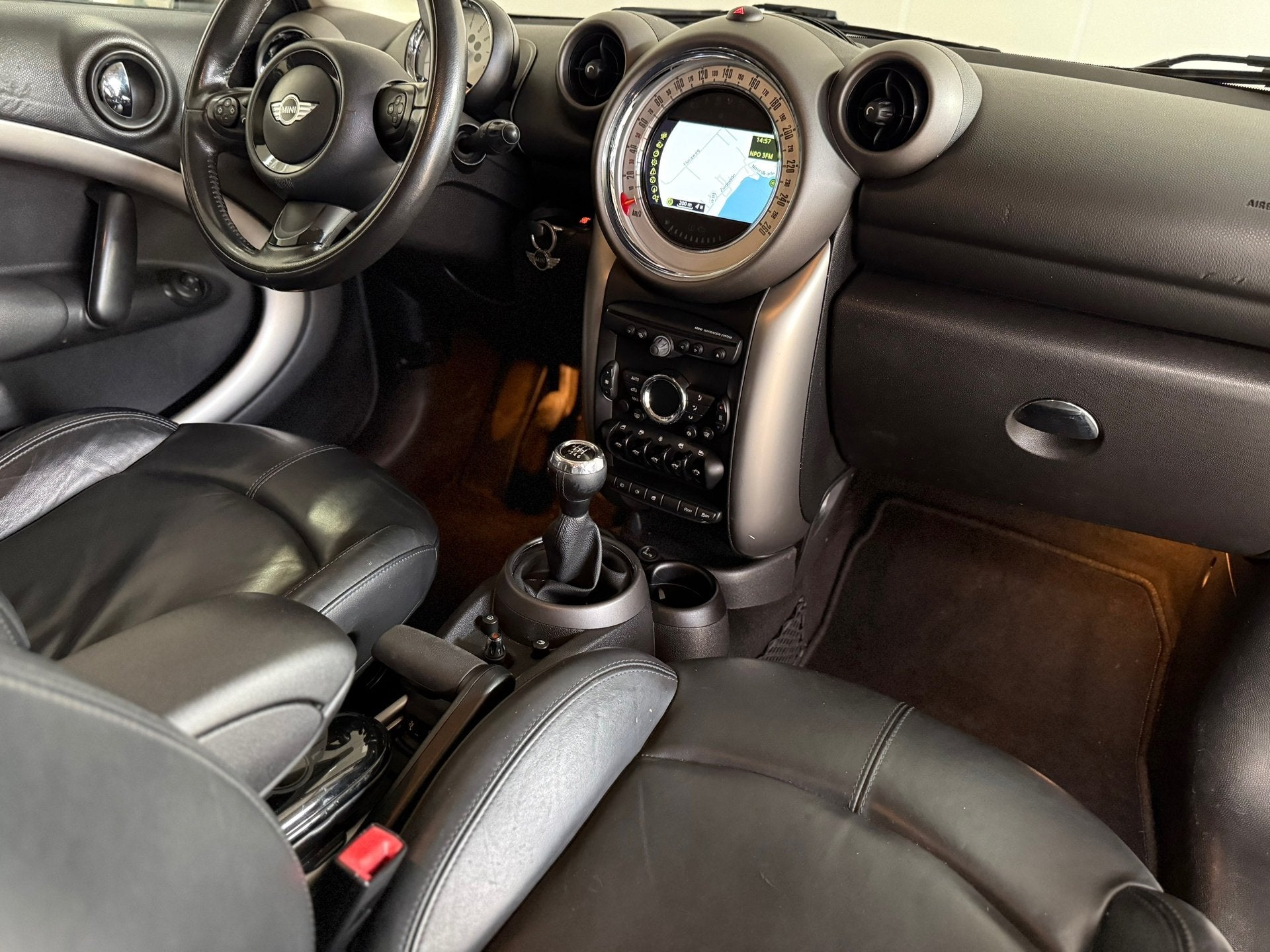 Mini Mini Countryman 1.6 Cooper Chili Airco, Navigatie, Lede, Voorwielaandrijving, Euro 5, Gebruikt, Zwart
