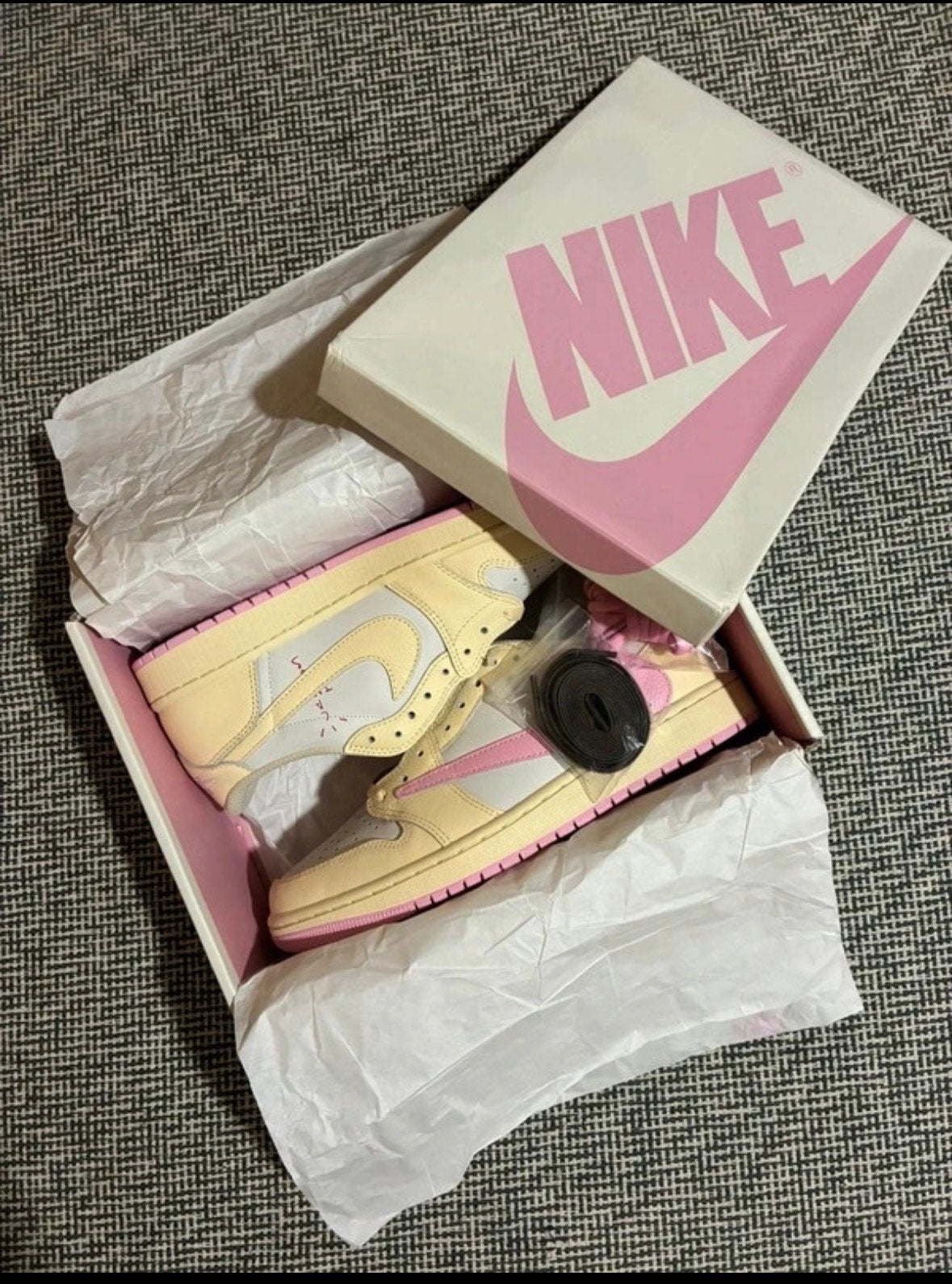 Nike Air Jordan 1 Low Muslin/Pink-Sail - Maat 42.5, Ophalen of Verzenden, Nieuw, Roze, Sneakers of Gympen