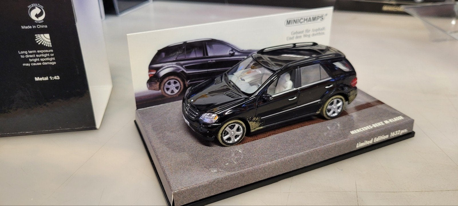 Minichamps 2005 Mercedes M_klasse Dirty version, Ophalen of Verzenden, Zo goed als nieuw, Auto, MiniChamps