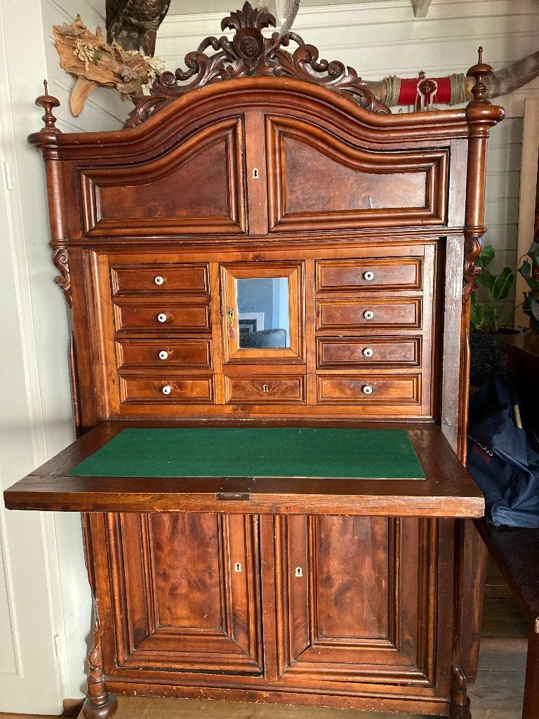 biedermeier klepkast, Ophalen