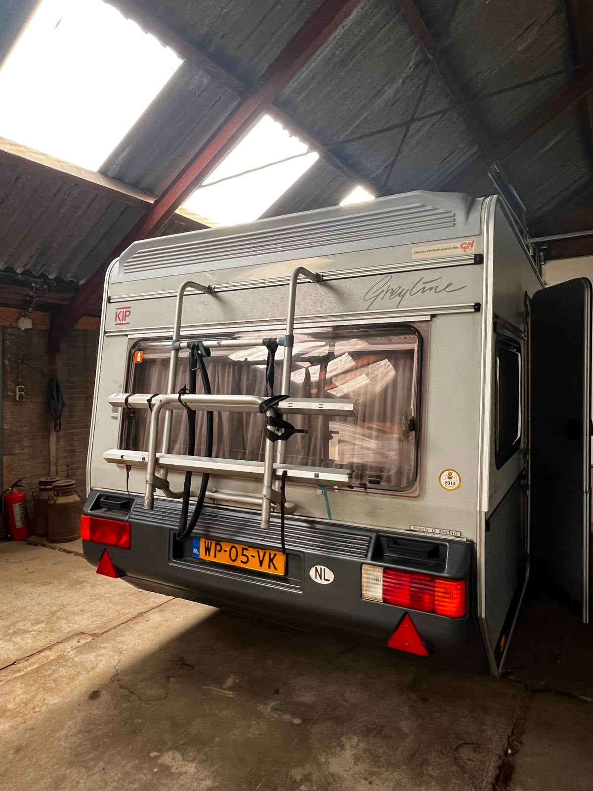 Kip caravan t 44, Kip, Omvormbare zithoek, Treinzit, 750 - 1000 kg
