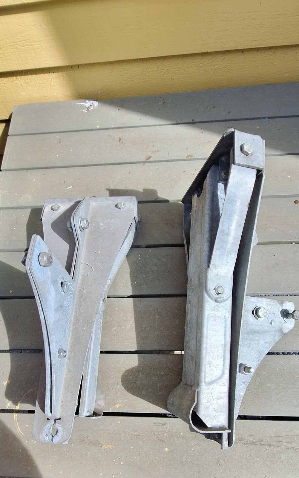 Set van 2 metalen uitdraai steunen, Ophalen, Gebruikt