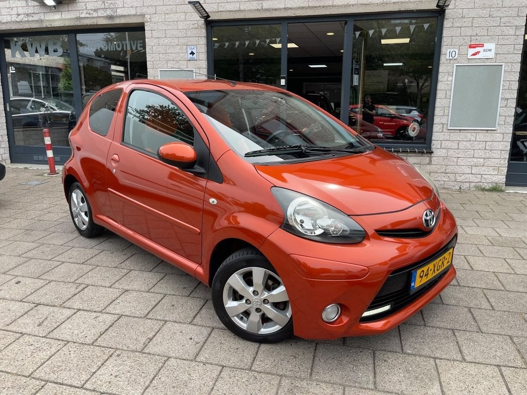 Toyota Aygo 1.0 VVT-i Dyn Facelift LED | Nieuwe APK | NAP, Auto's, Euro 5, Gebruikt, Overige kleuren, 4 stoelen