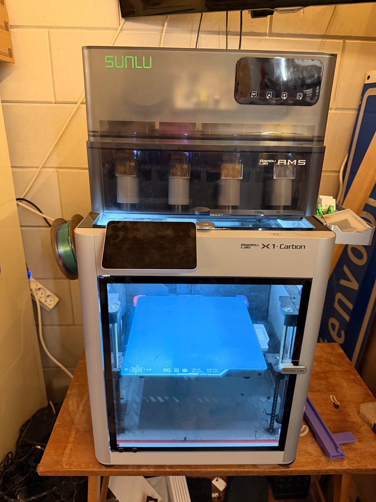 Bambu Lab X1C met Sunlu filamentdroger in AMS, Computers en Software, 3D Printers, Zo goed als nieuw, Filament, Ingebouwde Wi-Fi