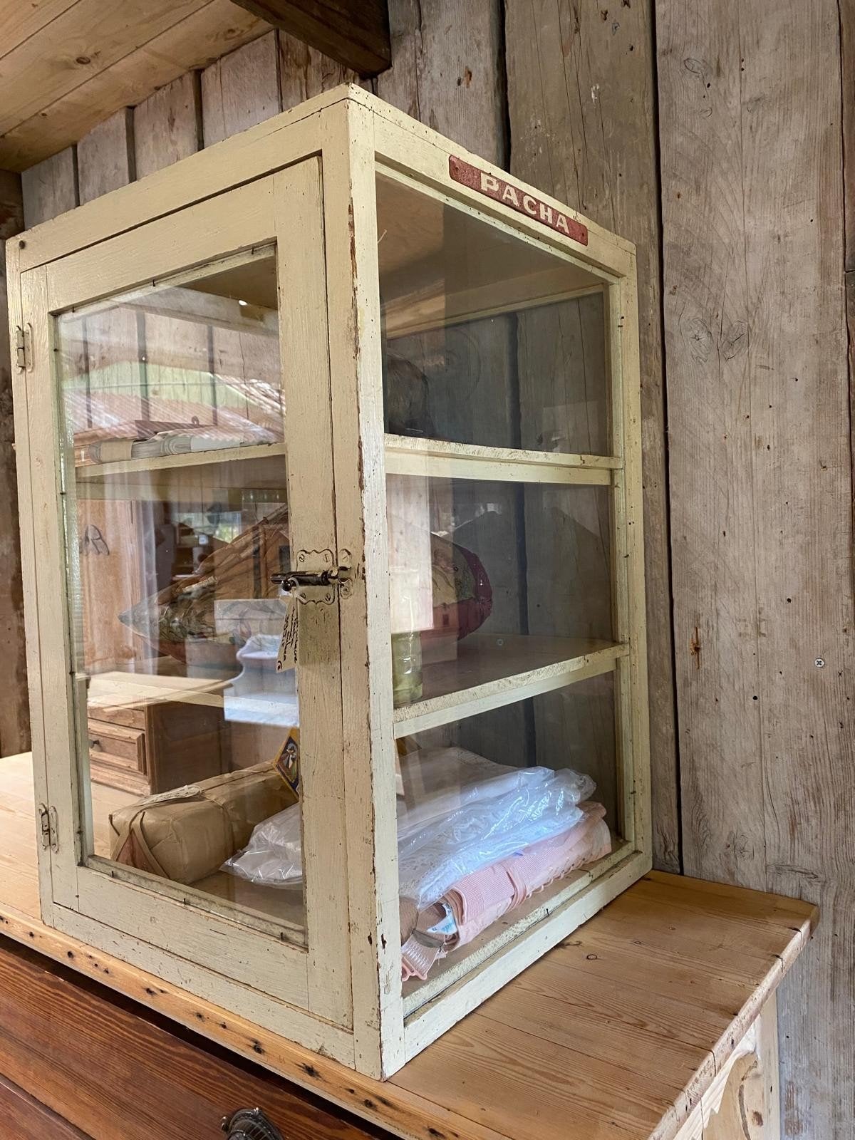 Antieke toonbankvitrine vitrine kast van Pacha, Ophalen