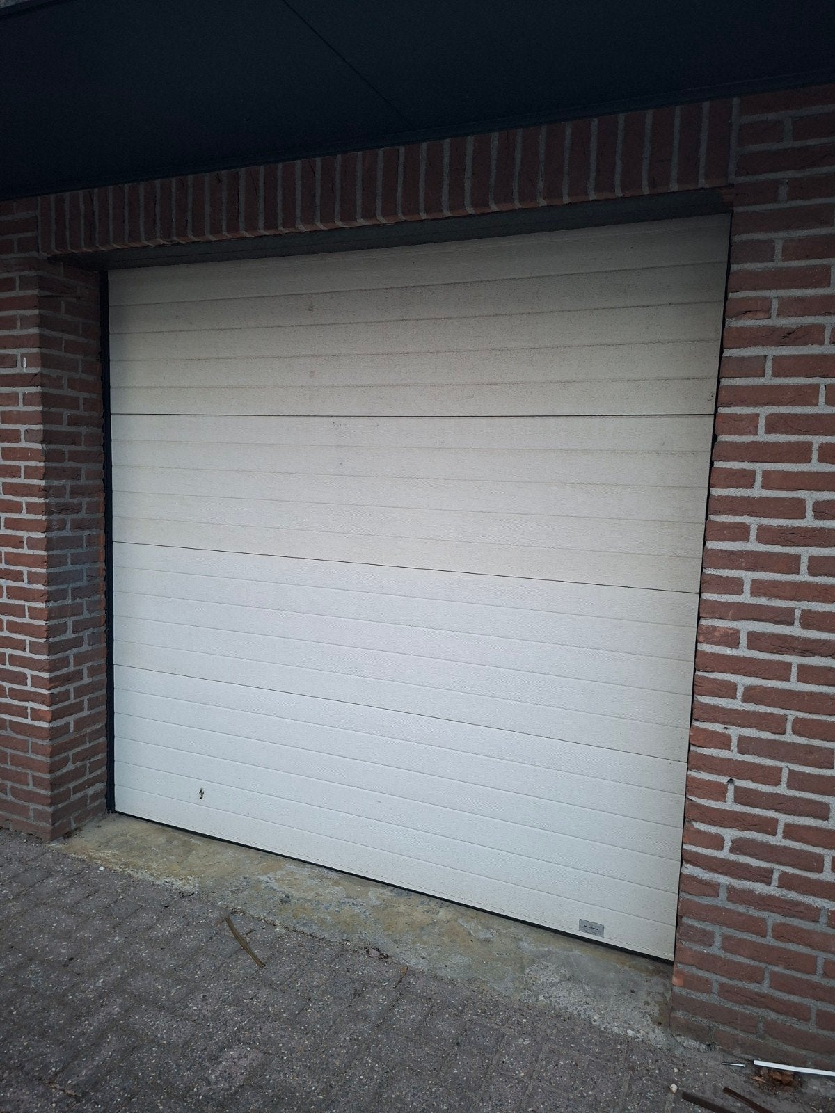 Garagedeur met elektrische opener en afstandsbediening, Ophalen, Garagedeur, 120 cm of meer, 215 cm of meer
