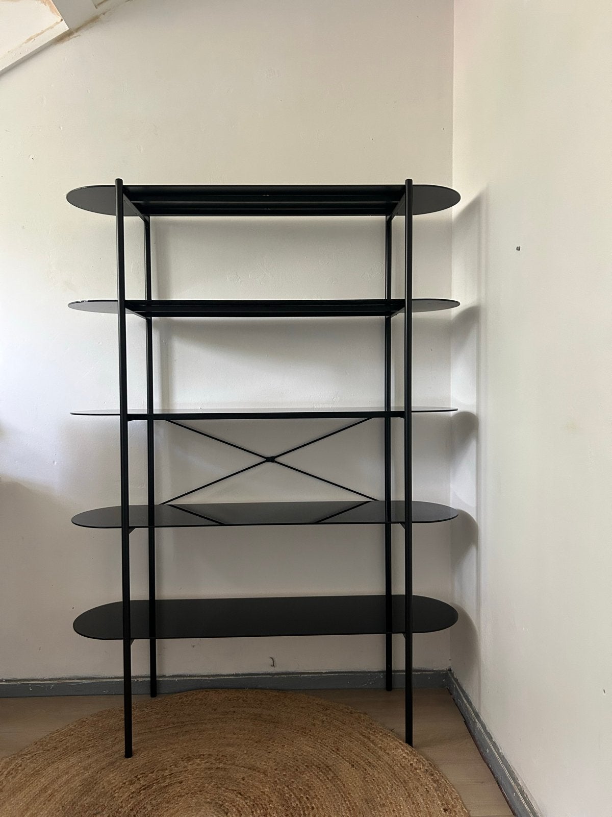 Prachtige zwarte kast van glas en metaal met 5 planken, Ophalen, Zo goed als nieuw, Glas, Met plank(en)