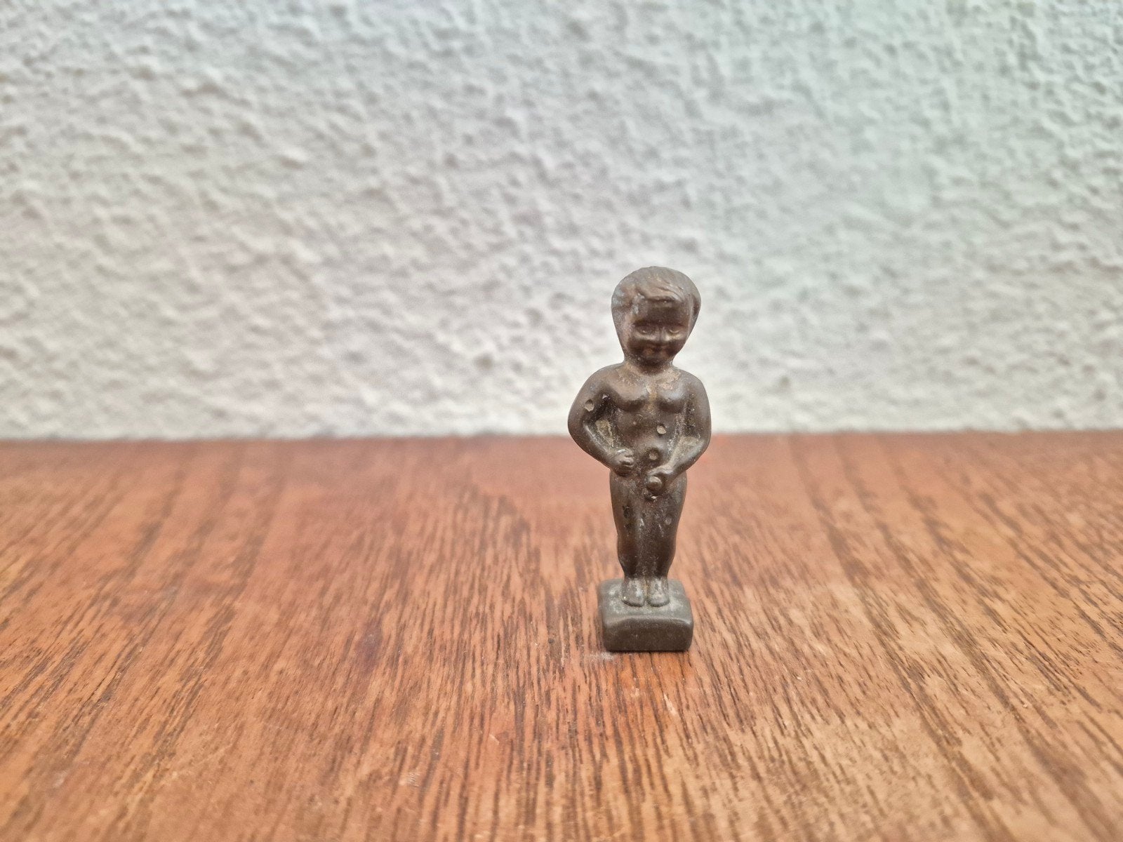Miniatuur Manneken Pis beeldje - Bronskleurig, Ophalen of Verzenden