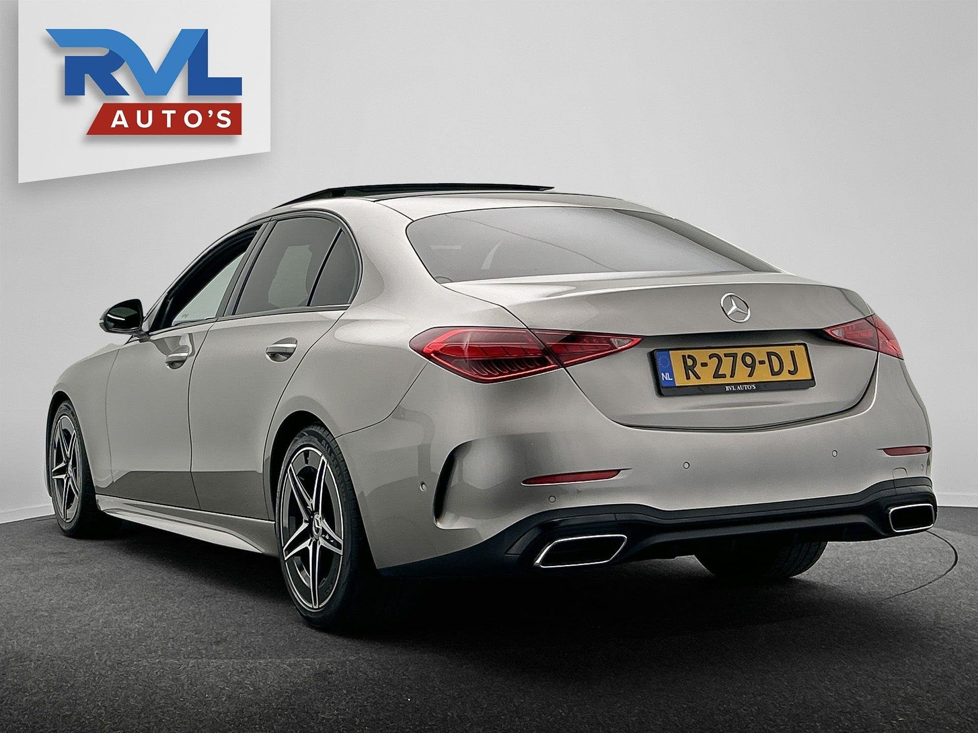 Mercedes-Benz C-klasse 180 AMG Line | Pano/Dak | Burmester |, Auto's, Mercedes-Benz, Automaat, 4 cilinders, Bedrijf, Hybride Elektrisch/Benzine