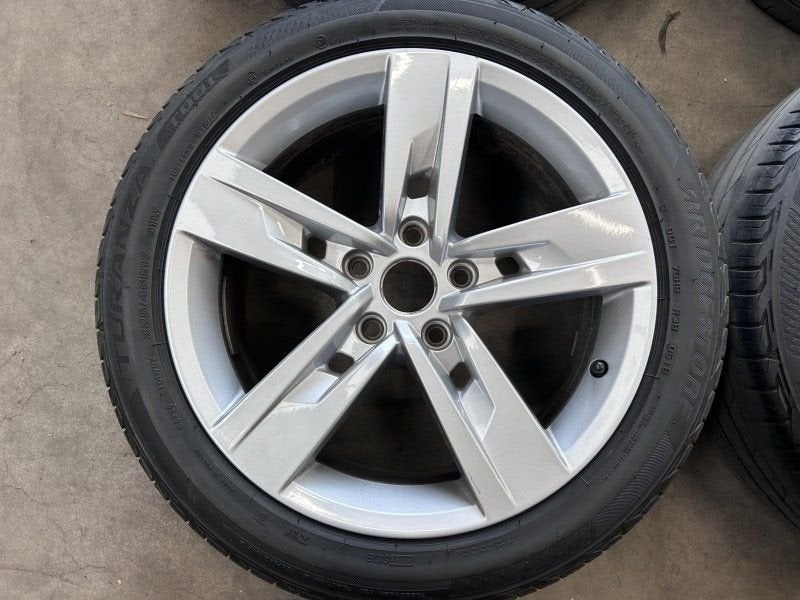 17 inch originele velgen + zomerbanden Seat Leon, Gebruikt, -, -, Banden en Velgen