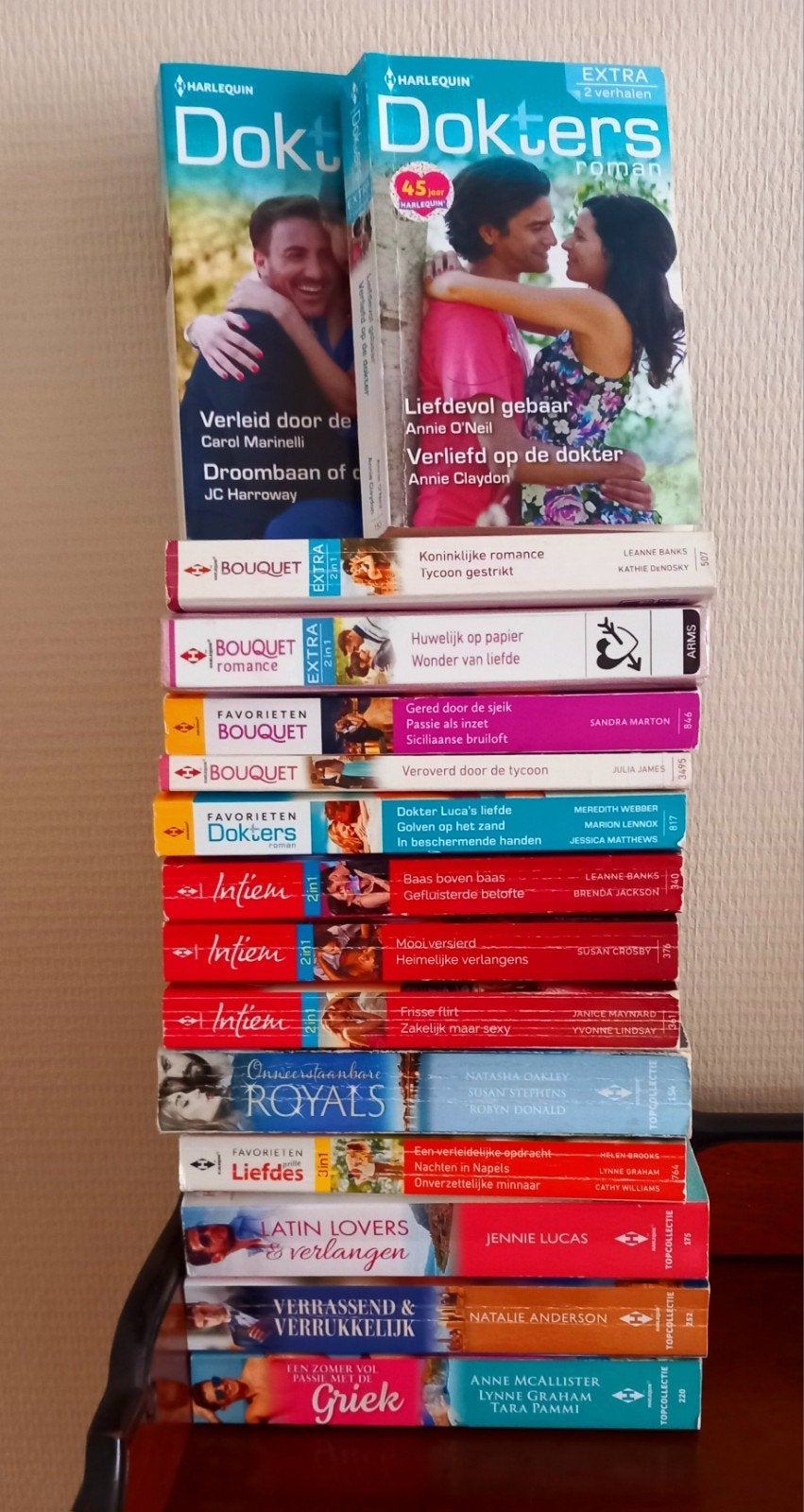 Bouquet boekjes 15x met 2/3verhalen, Boeken, Romans, Ophalen of Verzenden, Zo goed als nieuw