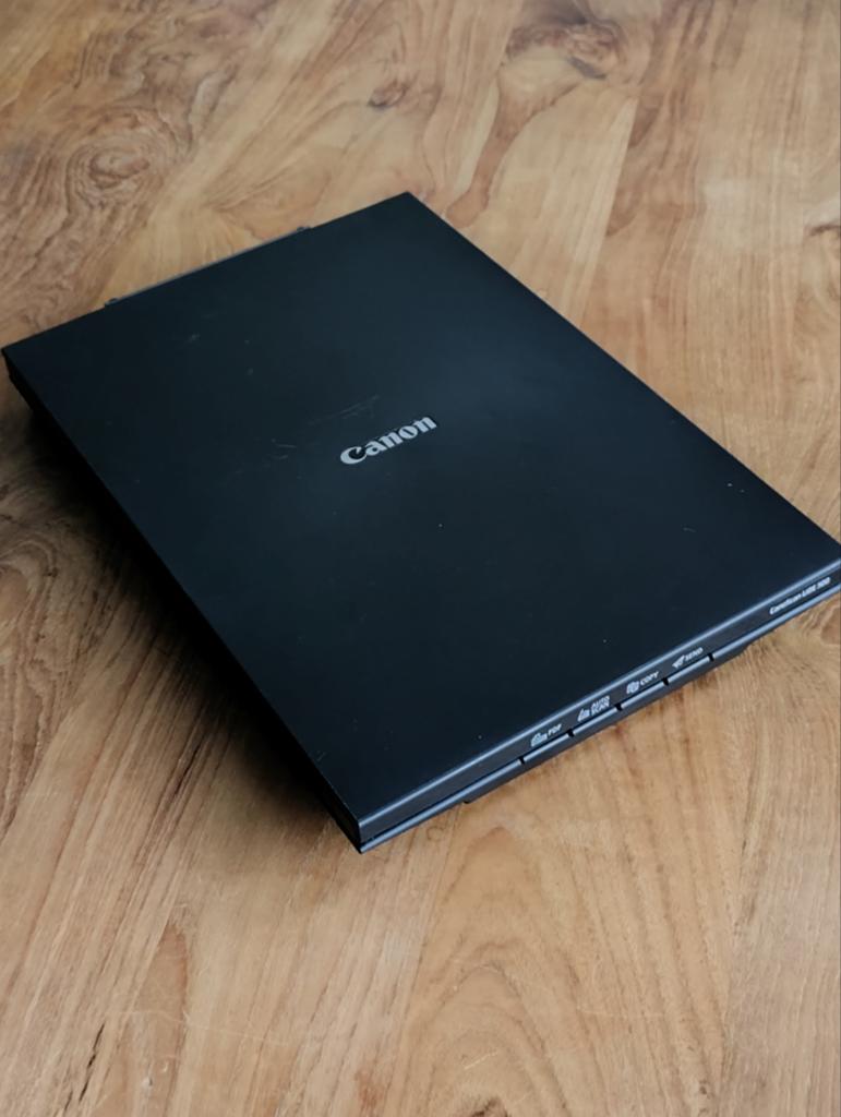 Canon flatbed scanner, Ophalen of Verzenden, Zo goed als nieuw