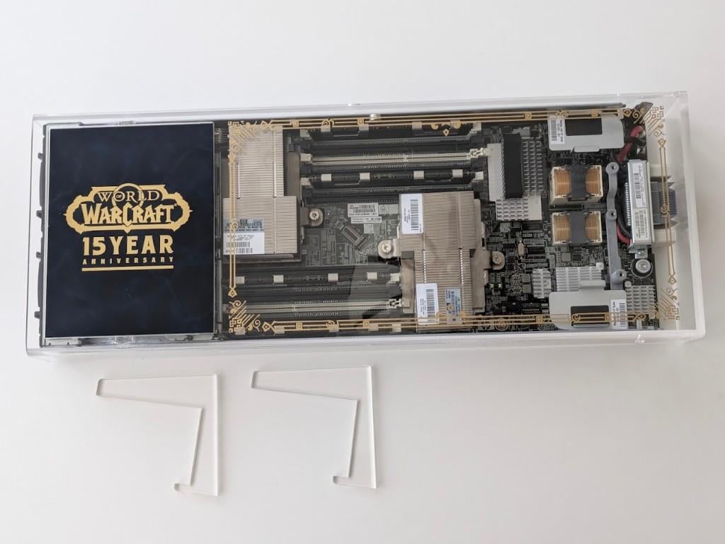 World of Warcraft 15de Verjaardag Server Blade, Spelcomputers en Games, Games | Pc, Ophalen, 1 speler, Zo goed als nieuw, Role Playing Game (Rpg)