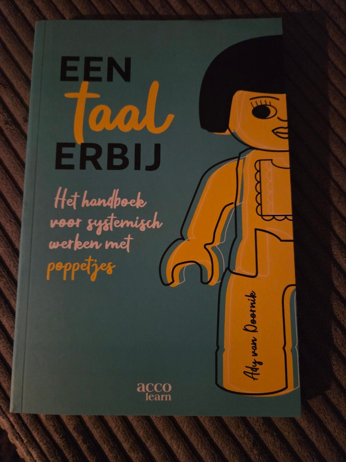 Een Taal Erbij: Handboek systemisch werken met poppetjes, Ady van Doornik, Zo goed als nieuw, Gamma, HBO