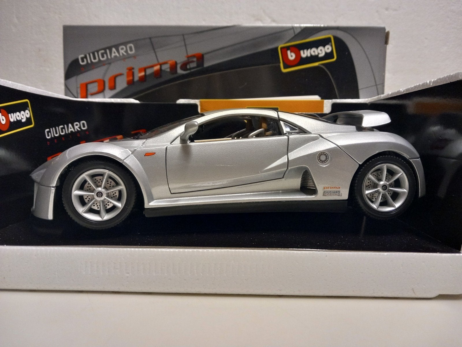 Giugiaro Prima silver grey Bburago metal 1:18 KRD, Ophalen of Verzenden, Zo goed als nieuw, Auto, Bburago