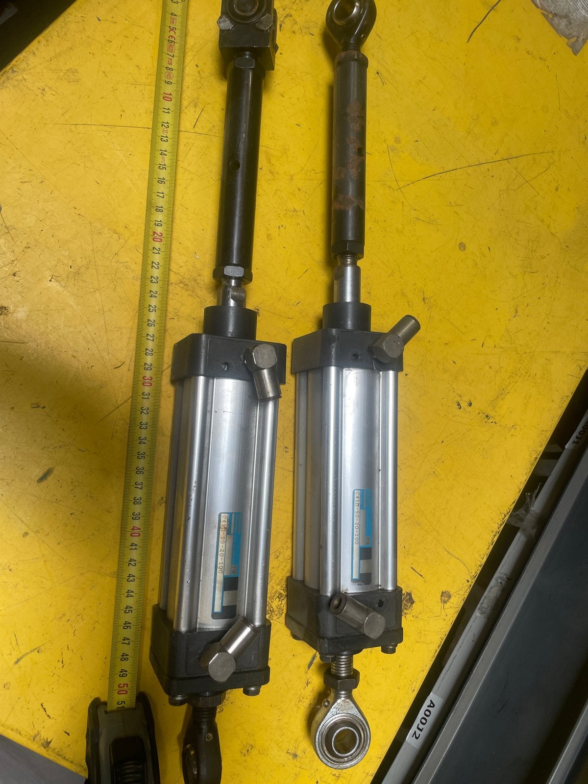 Atlas Copco C411M-50-20-100 Pneumatische Cilinders (2 stuks), Ophalen, Gebruikt