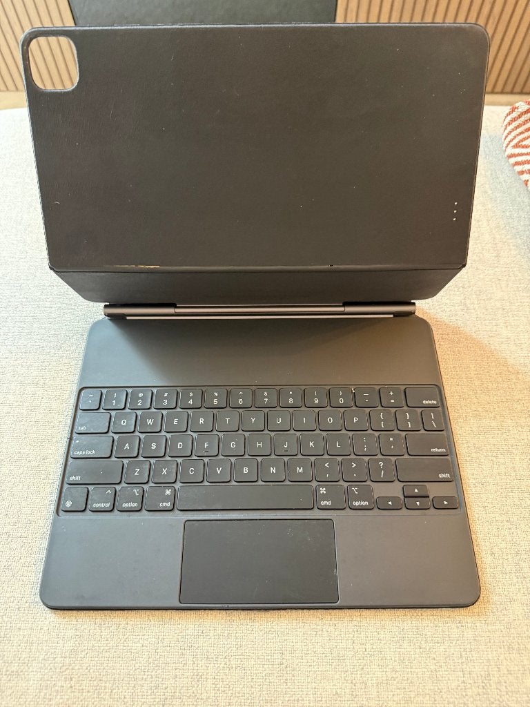 Apple Magic Keyboard A2480 for 13-inch - Qwerty/US, Computers en Software, Gebruikt, Ophalen of Verzenden, Apple, Bescherming voor- en achterkant