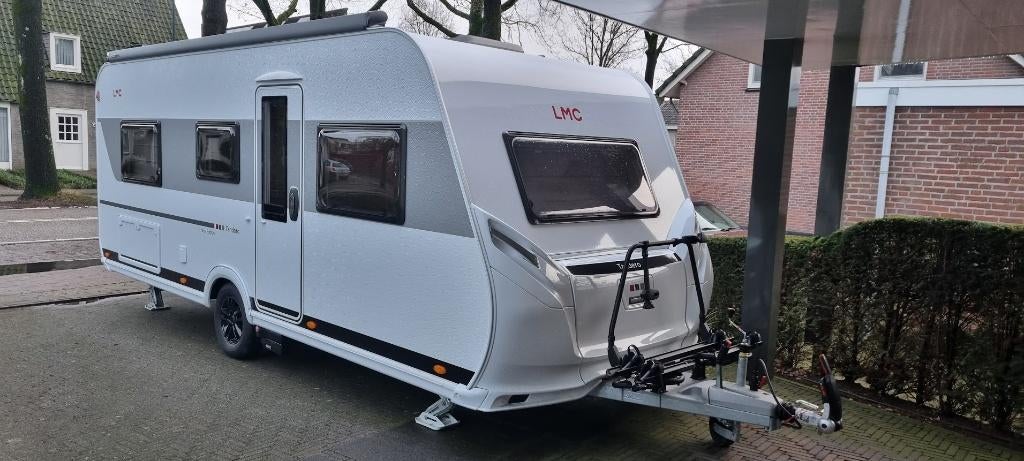 LMC Tandero 510E van 2025 (compleet, ZGAN, stahoogte 198cm), Caravans en Kamperen, Caravans, Rondzit, 7 tot 8 meter, Particulier