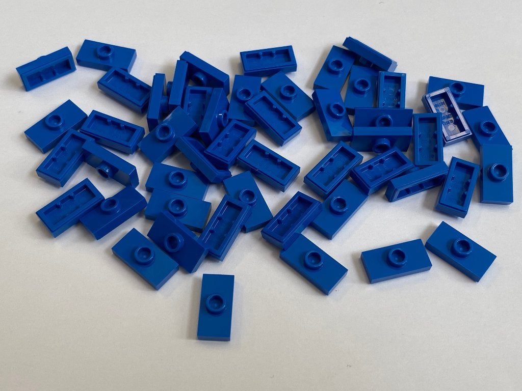 Partij 50x 1x2 lego midden nop plaatjes in diverse kleuren, Overige thema's, Lego, Nieuw, Ophalen of Verzenden