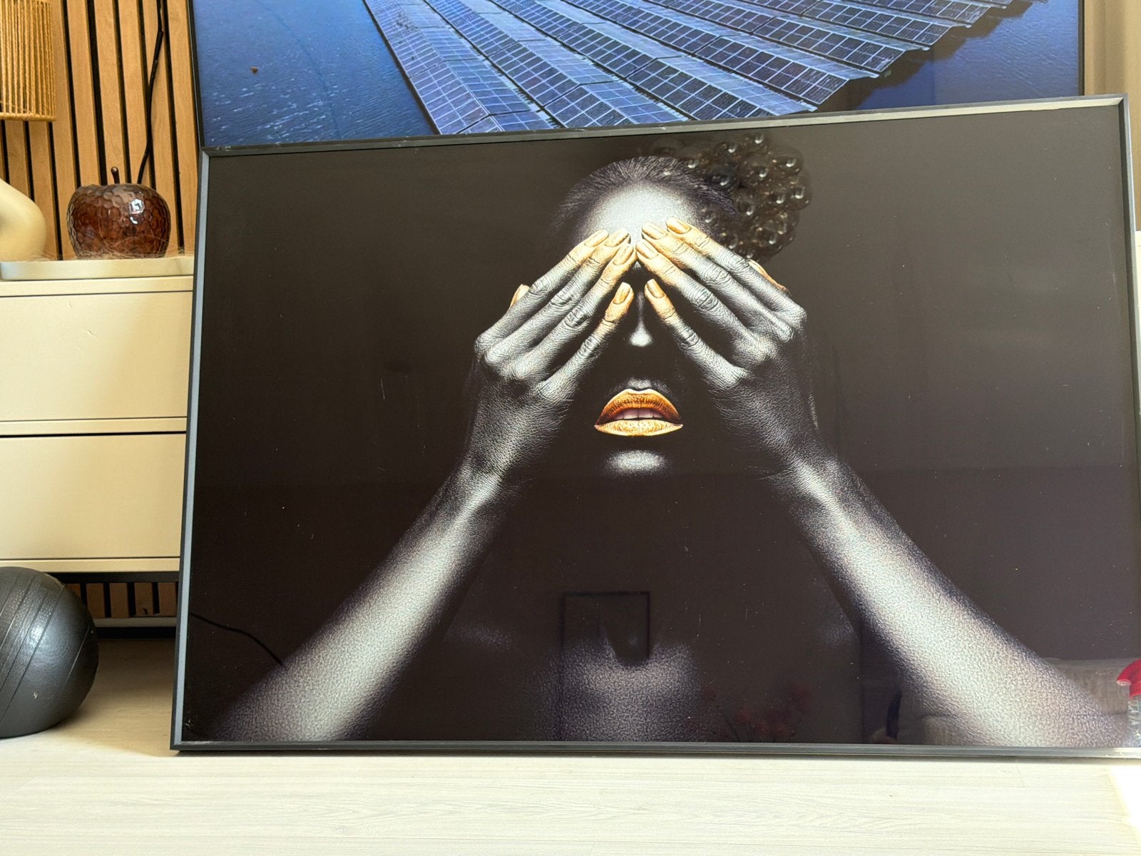 Glazen Schilderij Vrouw met Gouden Details - 80x120cm, Ophalen, Zo goed als nieuw, Schilderij, 100 tot 125 cm