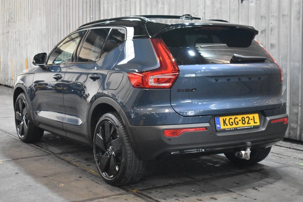 Volvo EX40 Twin 408pk/82kWh Black Edition Ultra Europa | Tre, Auto's, Automaat, 0 cilinders, Volvo Selected Used Cars, 82 kWh