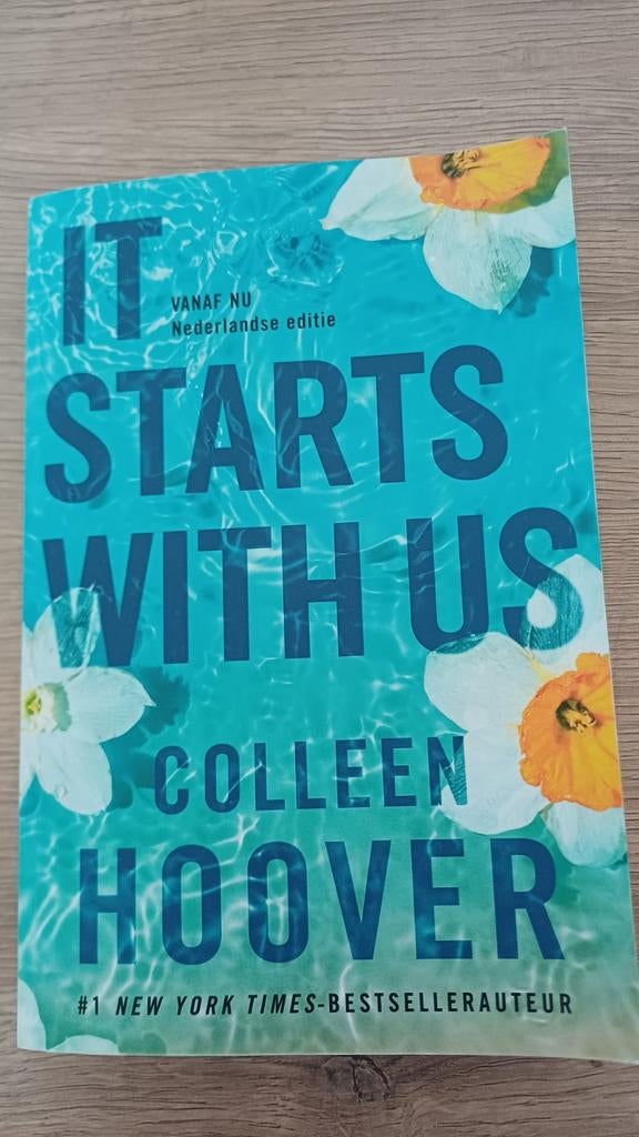 Colleen Hoover - It Starts With Us, Ophalen of Verzenden, Zo goed als nieuw, Colleen Hoover
